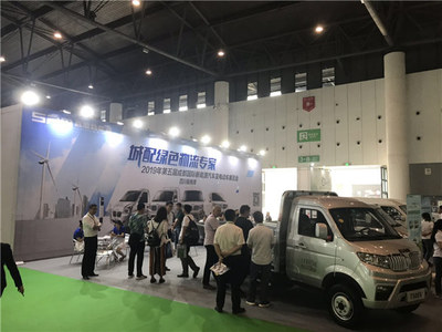 SRM鑫源新能源全系产品闪耀2019第五届成都国际新能源汽车及电动车展览会